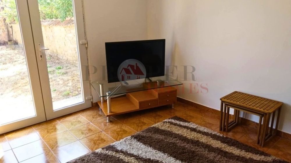 Дава под наем Къща гр. Павликени - с. Бутово 100m²