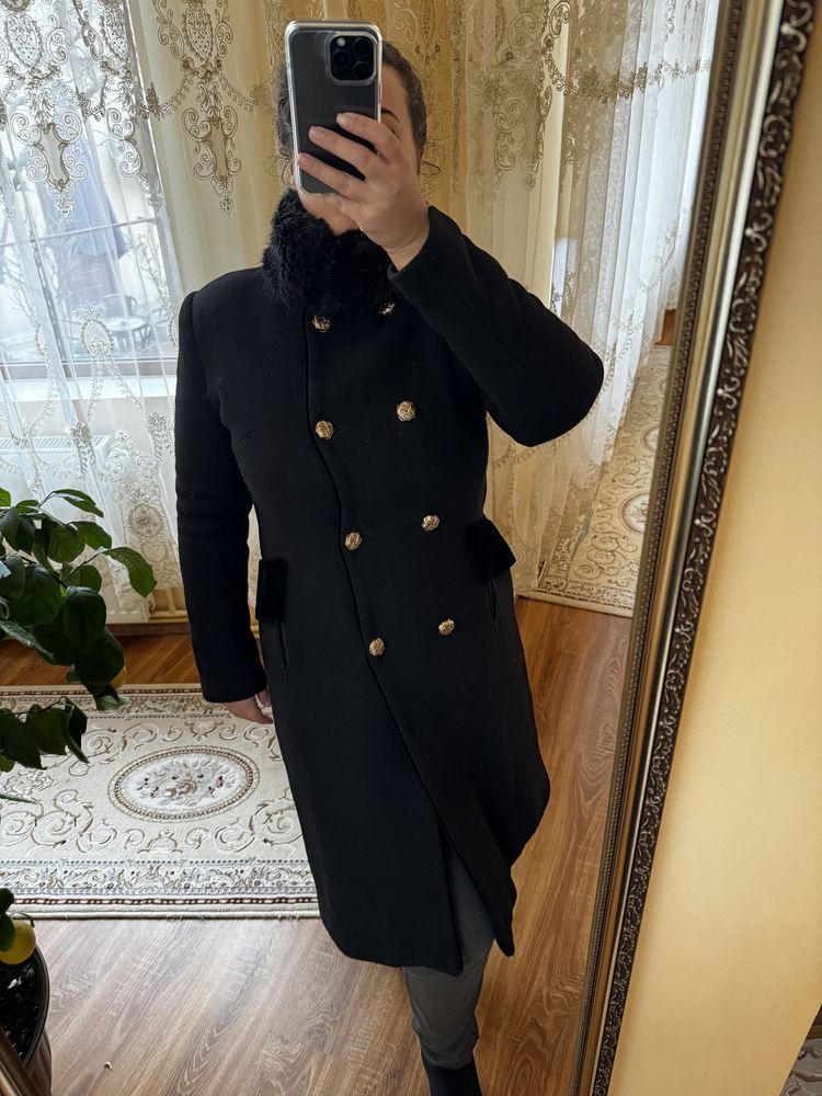 Palton lana negru cu nasturii aurii mizar