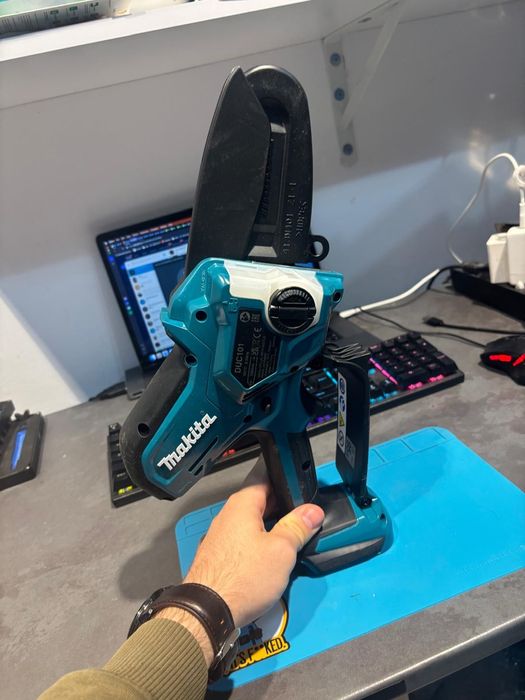 Fierăstrău cu lanț Makita DUC101