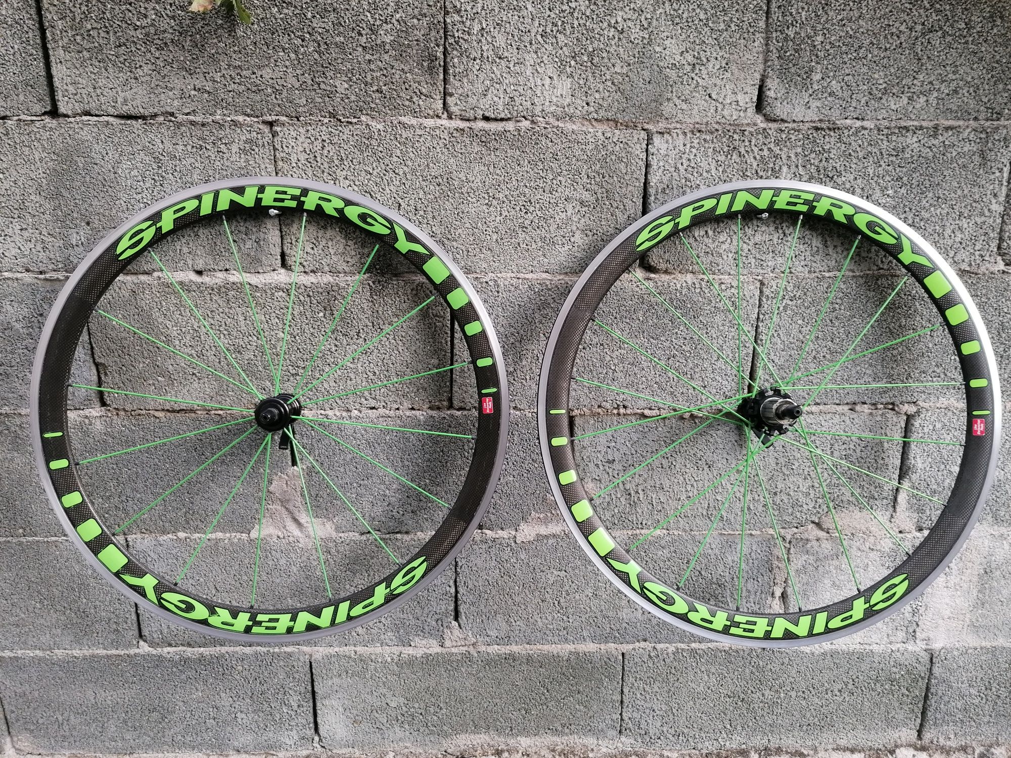 SPINERGY U.S.A. шосейни карбонови капли