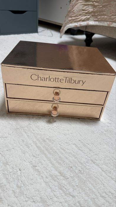 Сундук Charlotte Tilbury