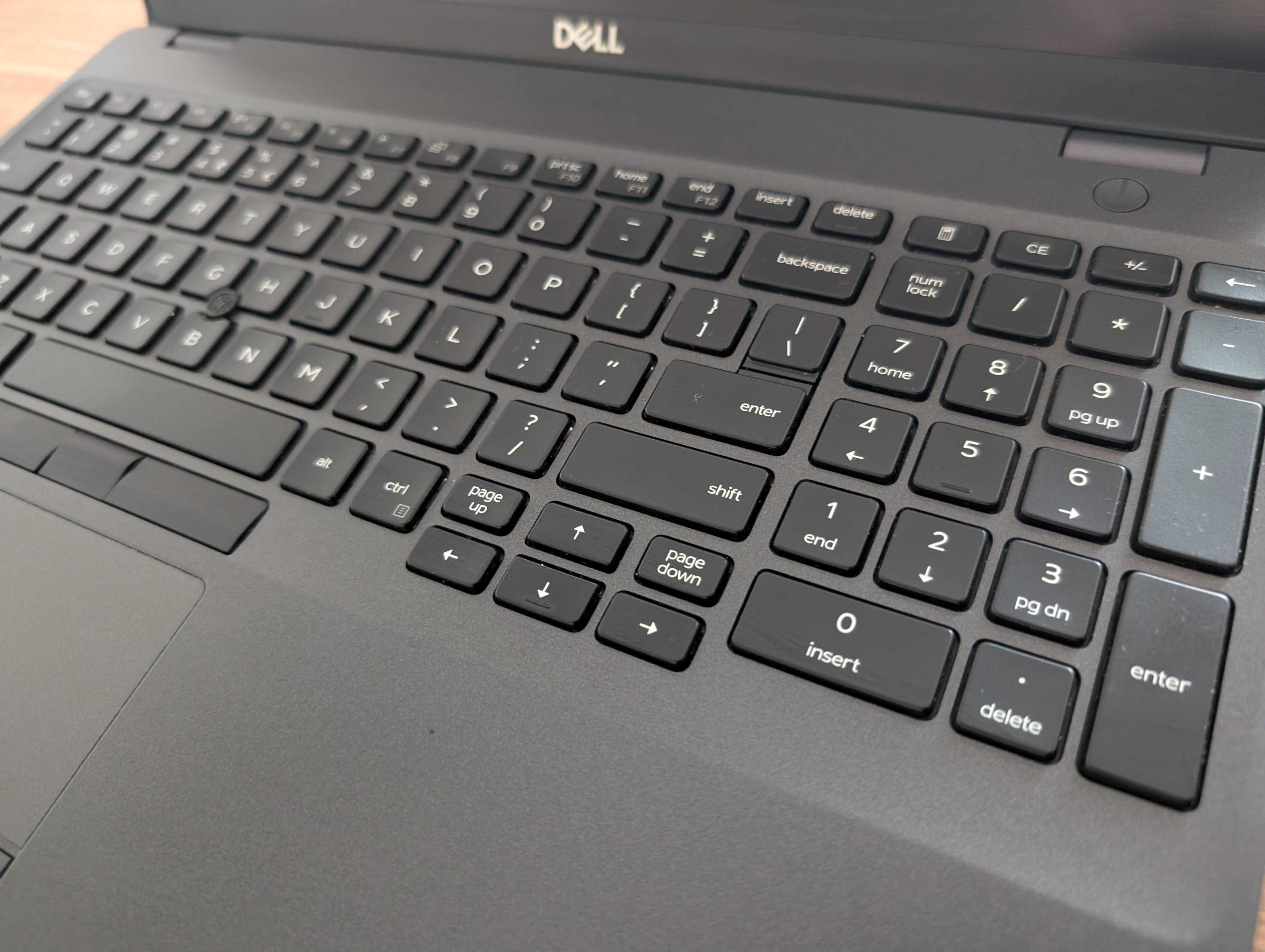 DELL Latitude5501, i7-9850H, 16GB RAM
