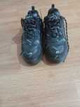 Vand schimb balenciaga triple s 43