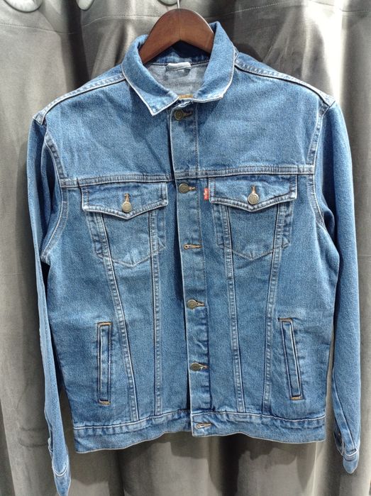 Джинсовые куртки LEVI'S .
