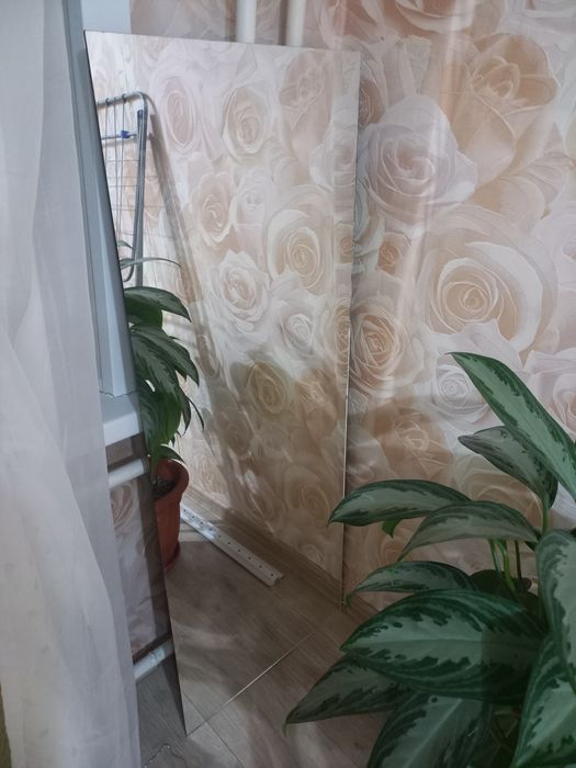 Продам зеркало новое 46*125