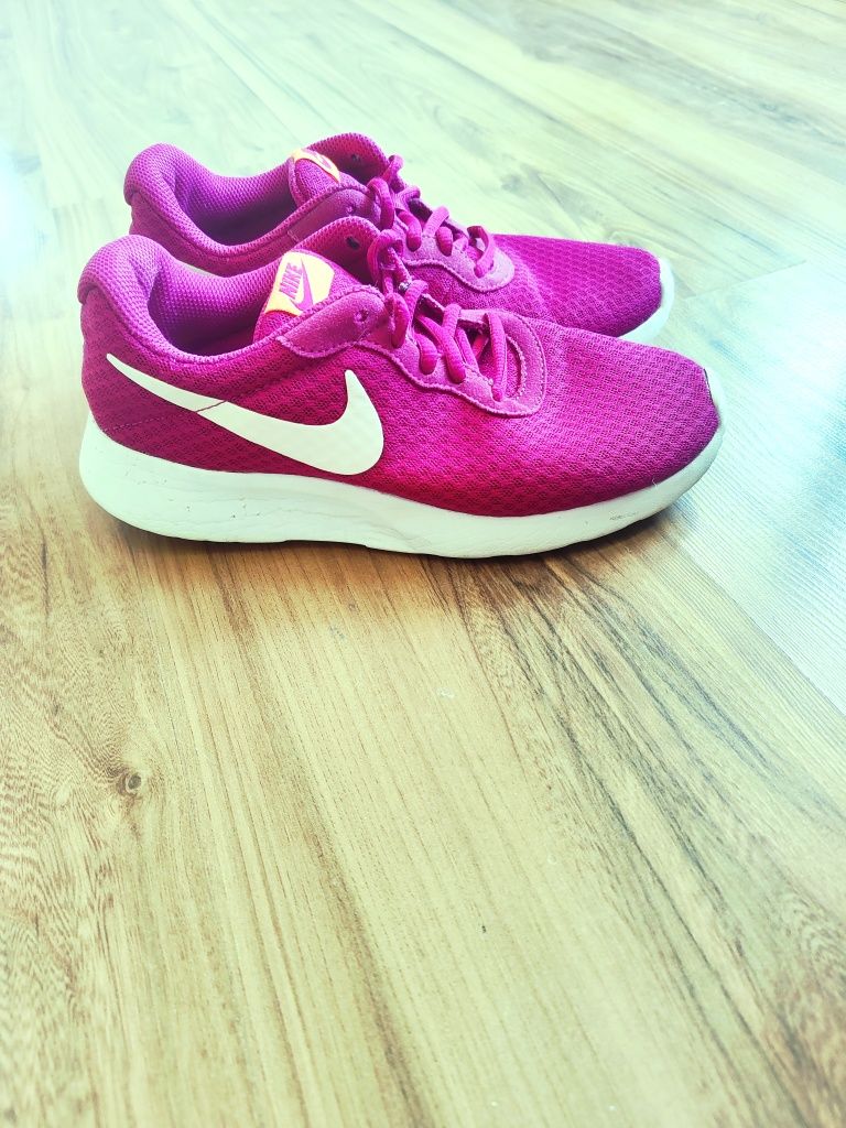 Запазени Nike 37.5