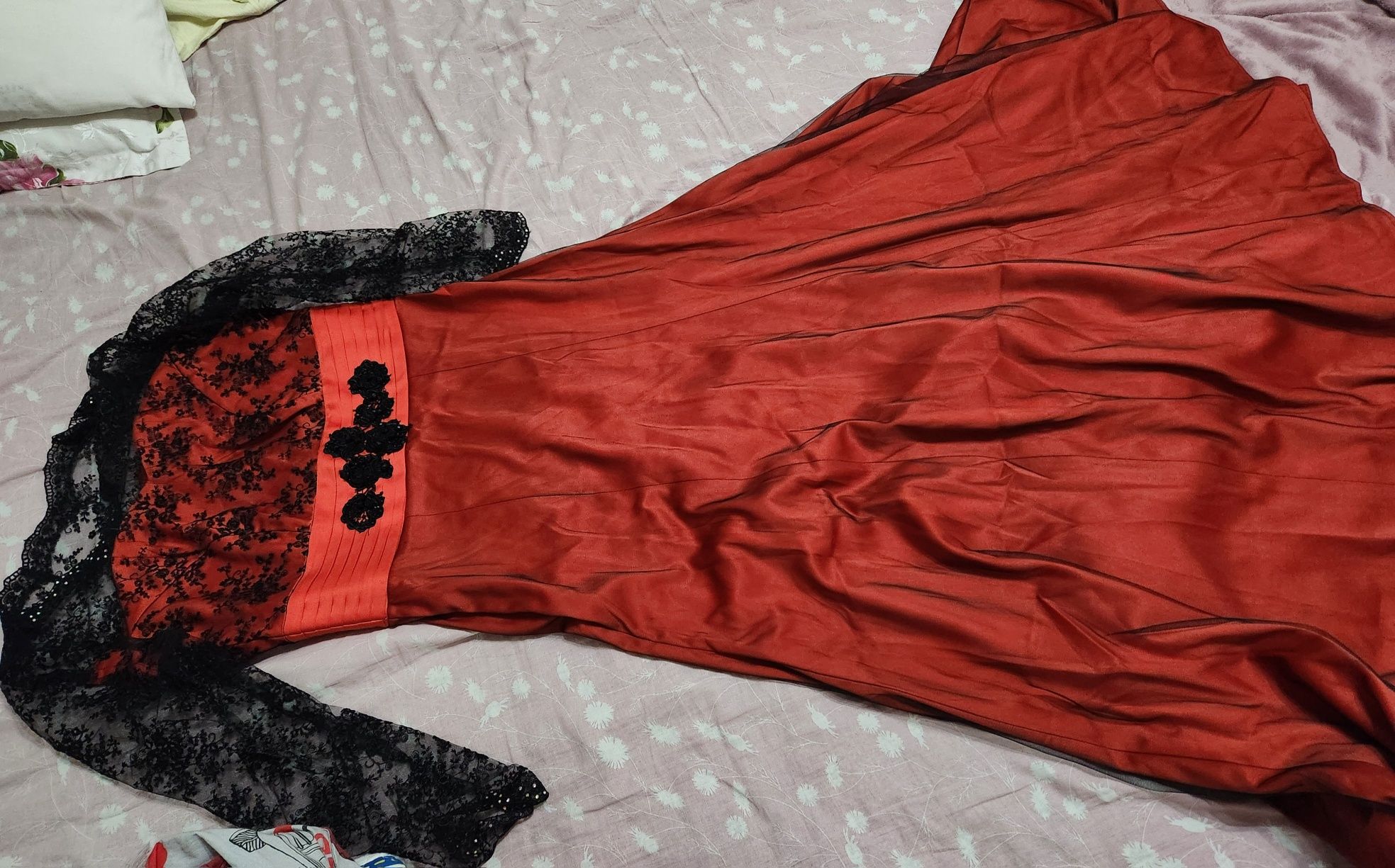 Toy uchun koylak, oqshom libosi  sifati alo 100$ ga olganman