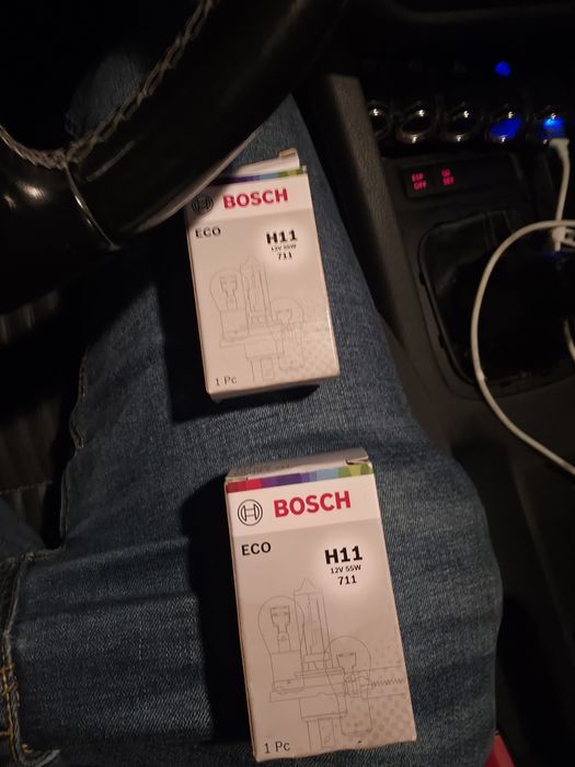 Vând două becuri H11