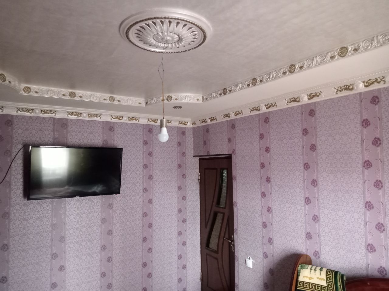 Продается квартира Кибрай центор     Qibray markazida
- 3 комнаты 


-