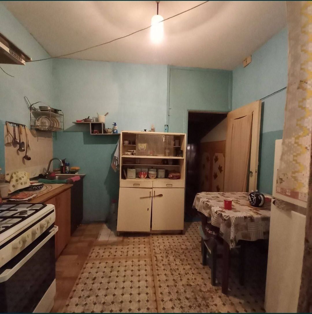 Сергели 4 4хонали квартира сотилади майдони 92