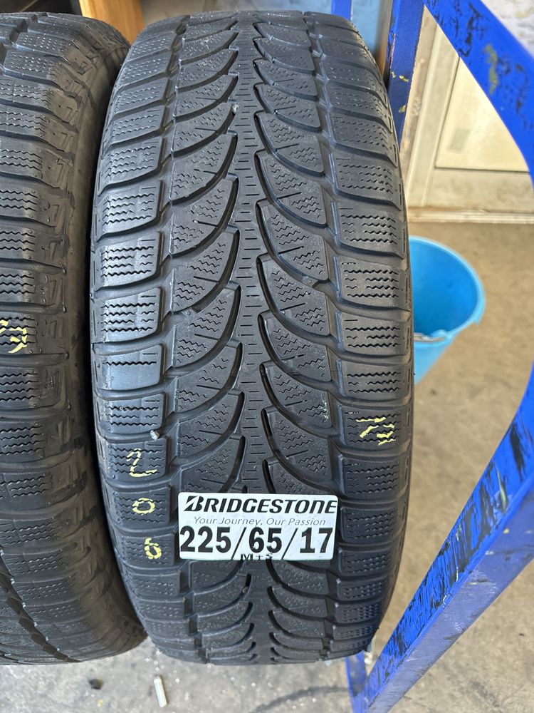 225/65/17 Bridgestone M+S