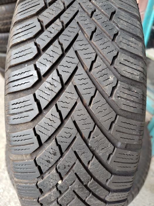 Продавам 2 зимни гуми 185/65/15 Continental