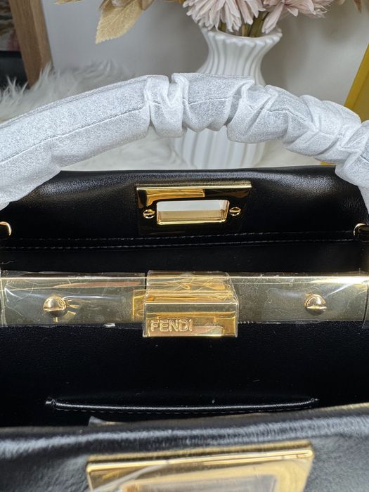 Geanta Fendi Peekaboo Mini piele naturala 100% prezentare completa
