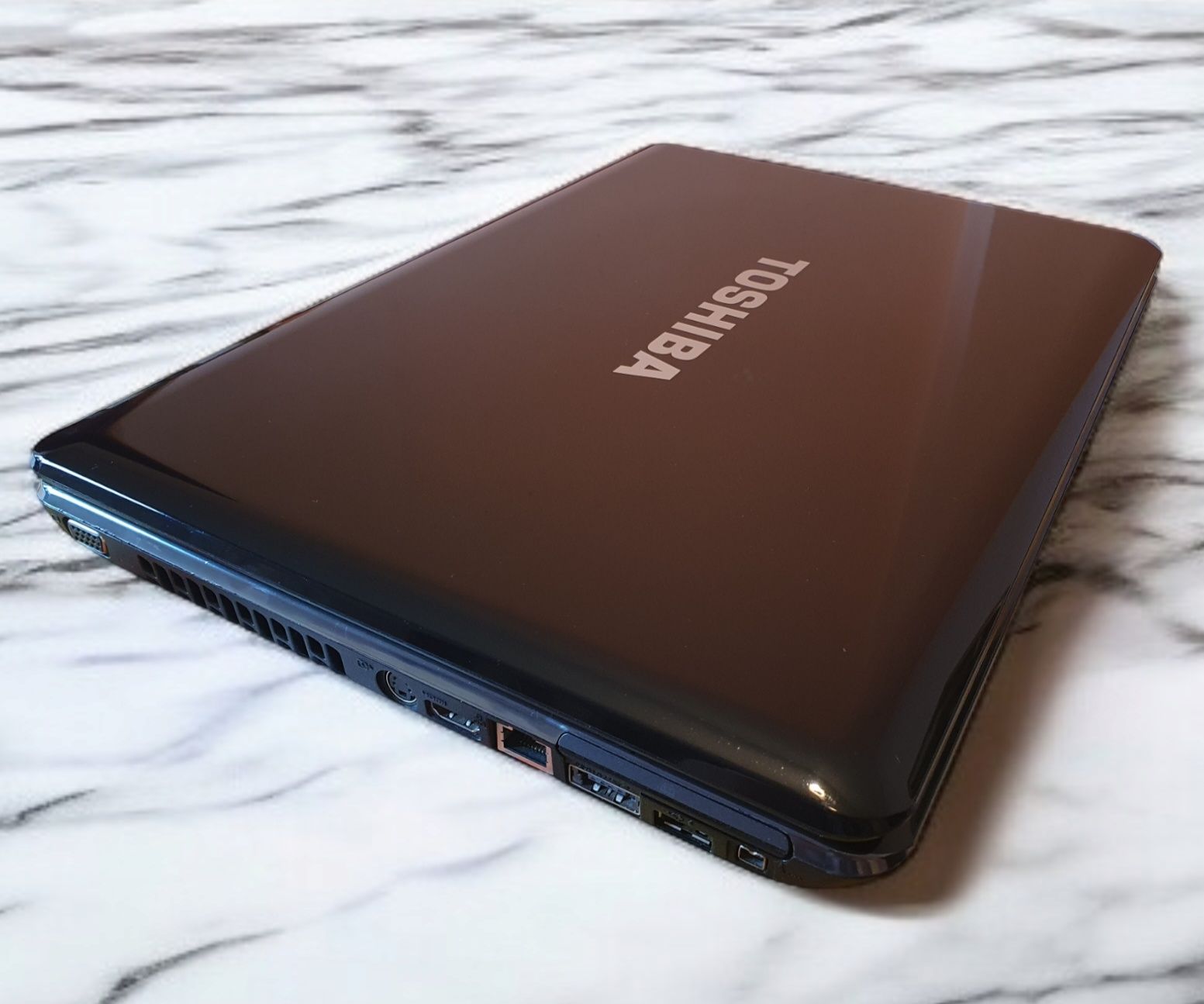 Toshiba Satelite A350D -  "16" HD + Harman Kardon - Dual Core !