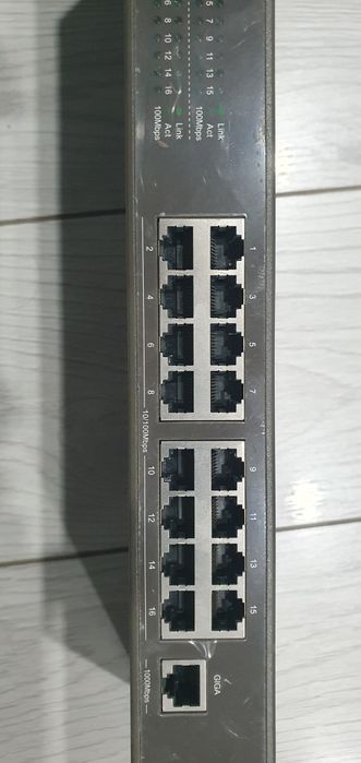 Свич коммутатор 16 портовый