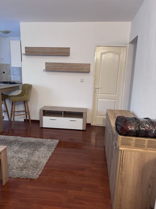 Inchiriez apartament Stejarului Floresti