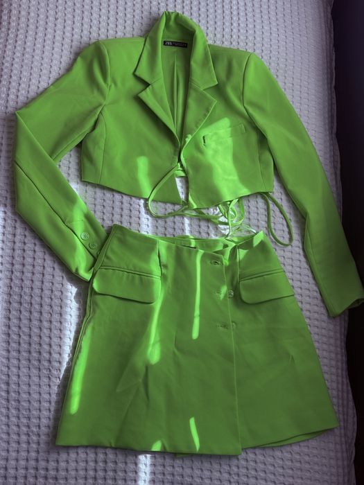 Дамски комплект сако и пола в отлично състояние