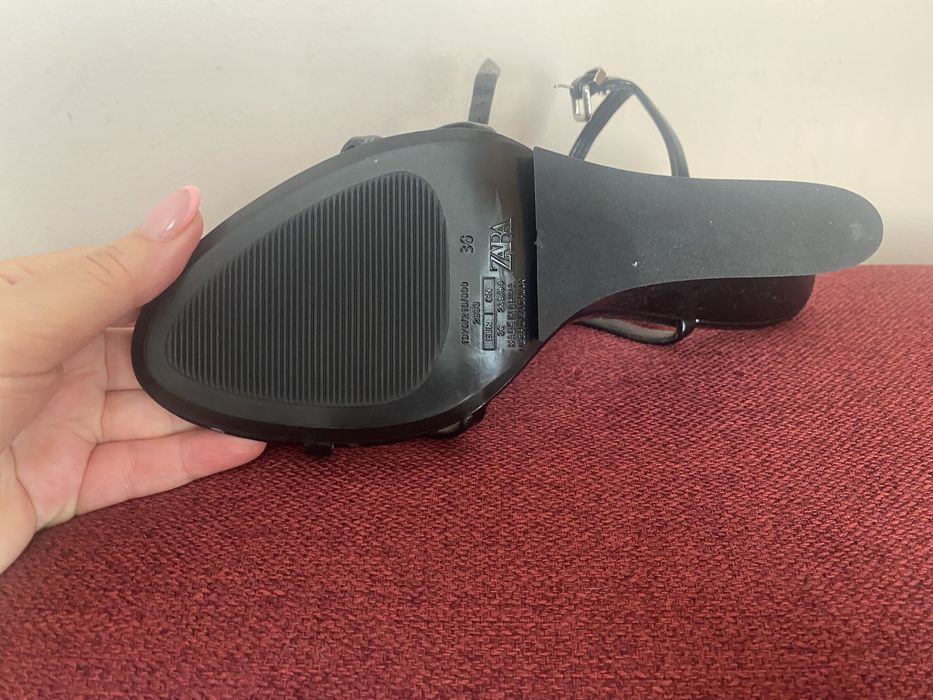 Дамски сандали Zara