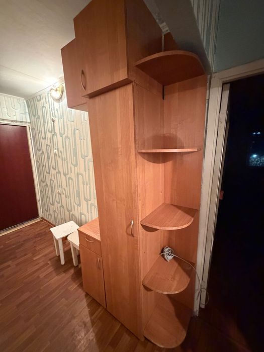 Шкаф в прихожию. Много-секционный