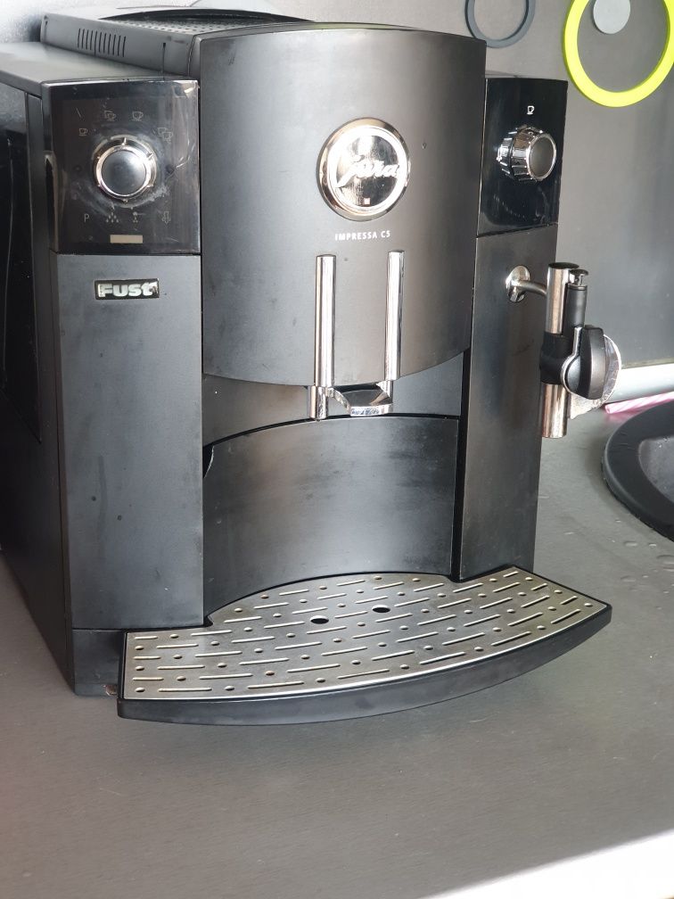 Кафе машина "робот" Jura C5