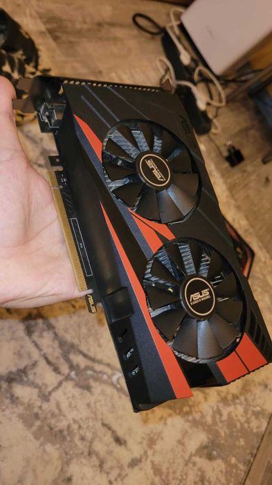 Placă video GTX 1050 Ti + Sursă 550W – 500 lei (pachet complet)