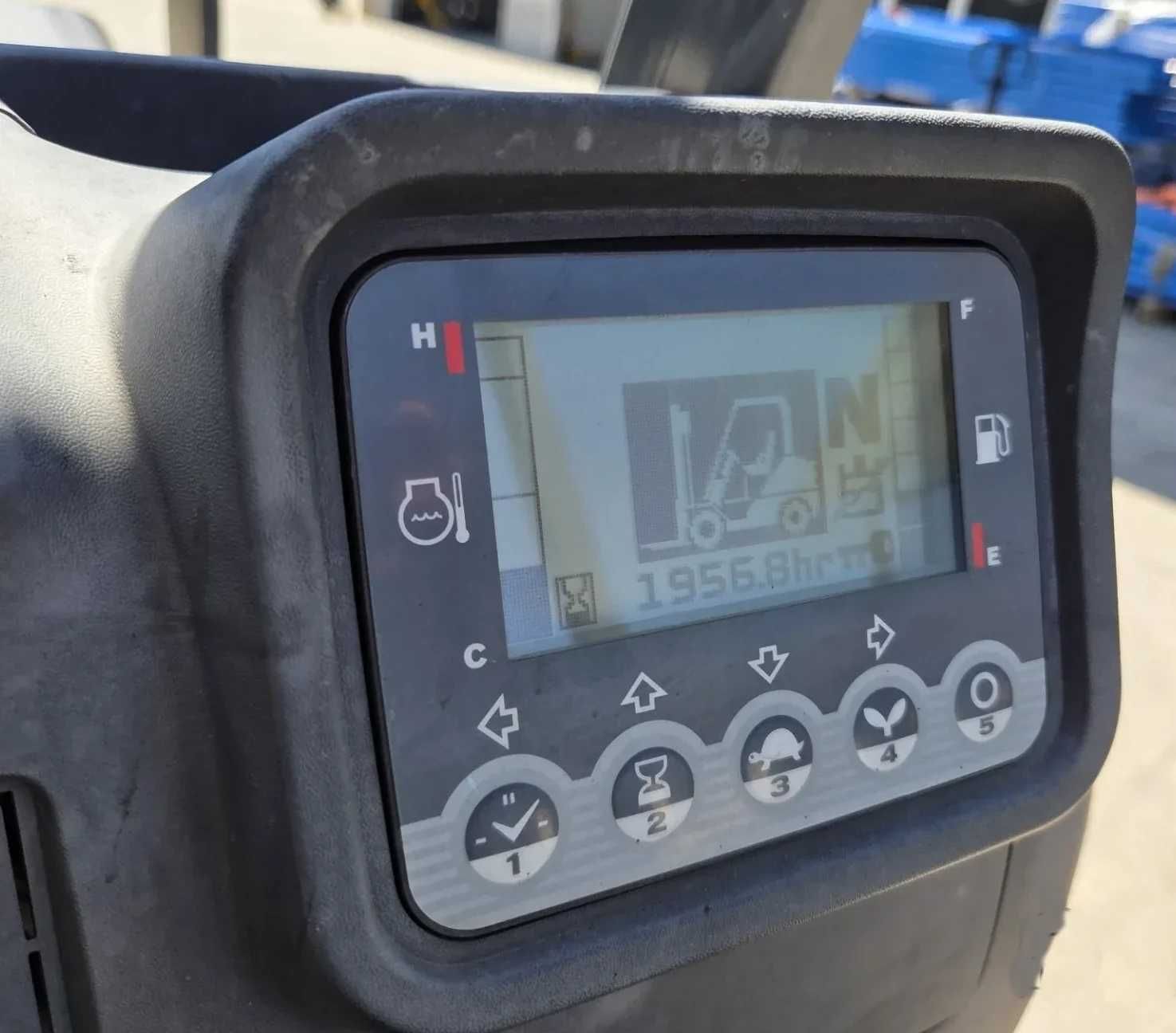 motostivuitor diesel 3 tone Nissan Unicarriers an fab 2020 ore 2000