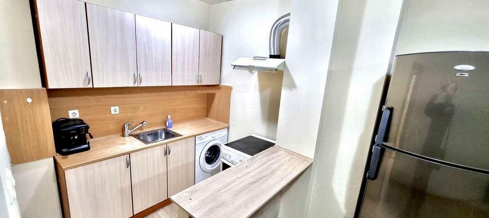 Дава се под наем Двустаен апартамент в Бургас, Меден рудник - зона А - 56 кв.м за 382.5 € - Снимка #1