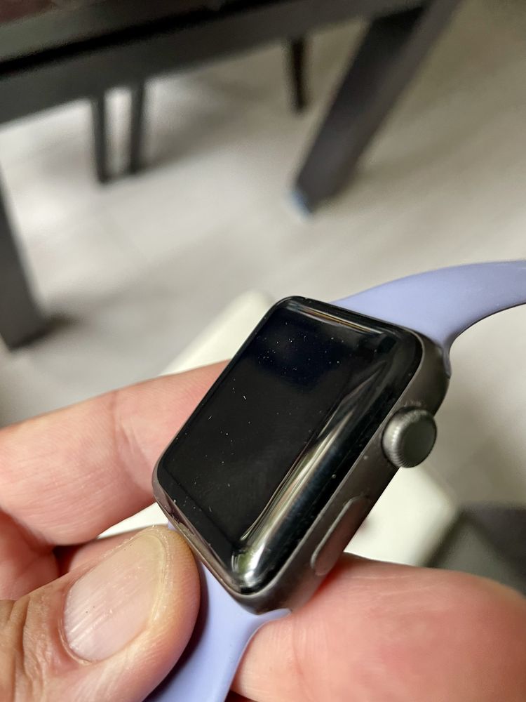 Apple Watch-series 3/42mm(не зарежда)
