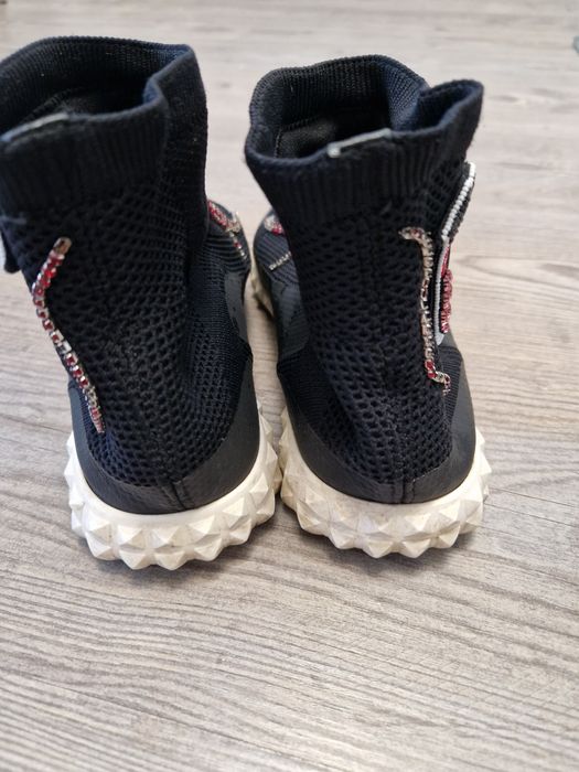 Adidasi Valentino Garvani