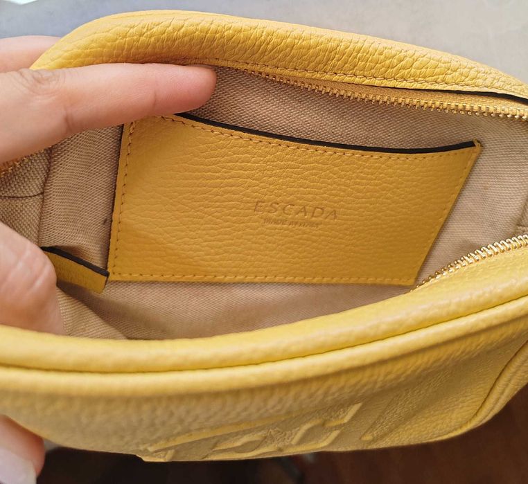 Оригинална чантичка Escada