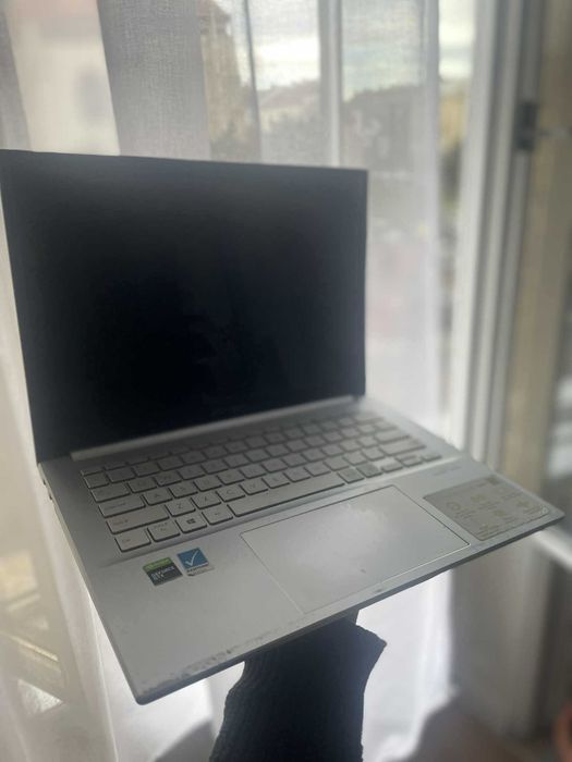 ASUS Vivobook Pro 14 OLED – i7 / GTX 1650 – OLED perfect