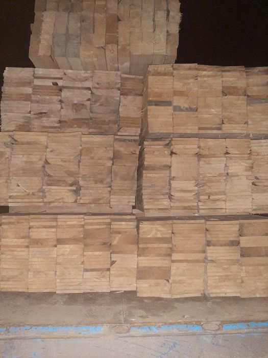 Lemne fag foc,și paleti deșeuri brad,și lemn rotund.