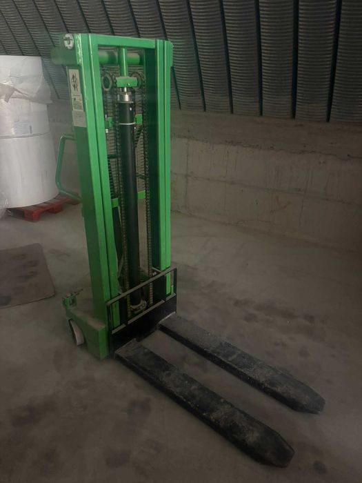 Ръчен мотокар/ Високоповдигач