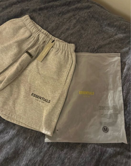 Pantaloni essentials