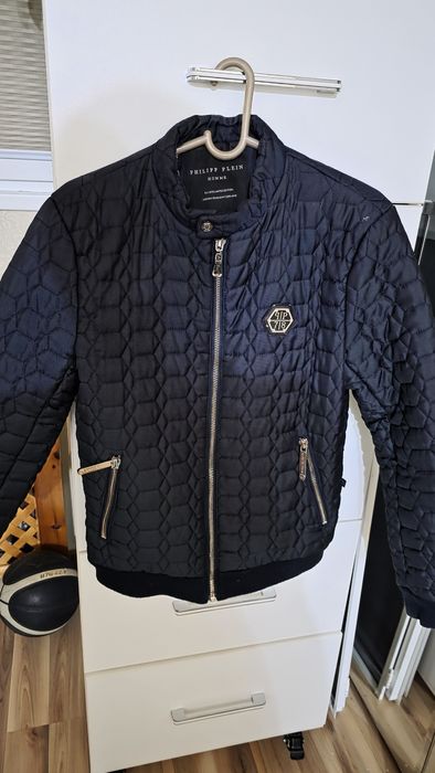 Продаётся  зимняя  куртка