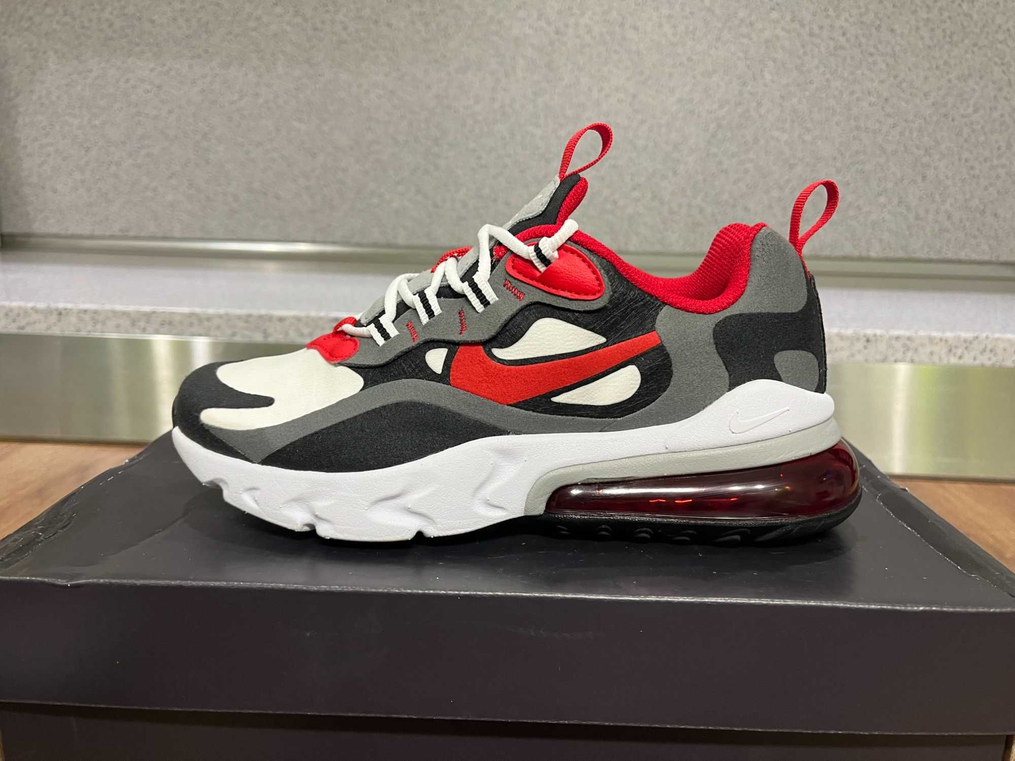 ОРИГИНАЛНИ *** Nike Air Max 270 React Iron Grey/University Red/Black