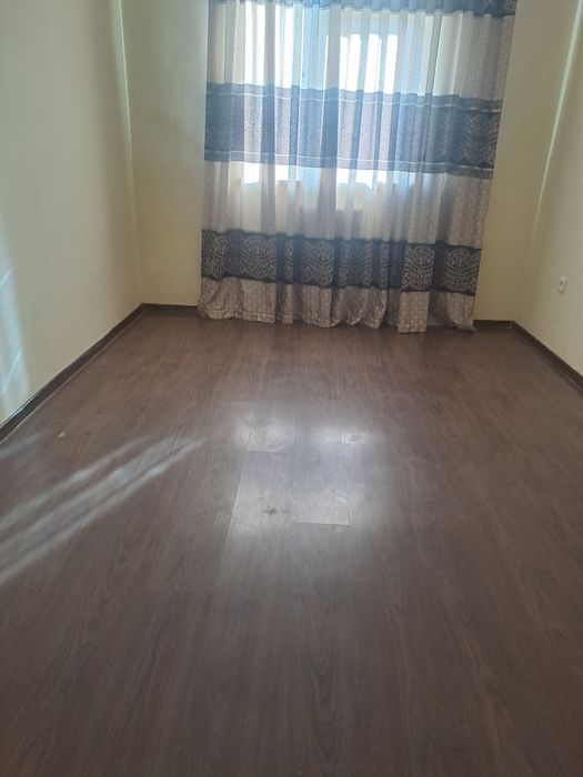 Срочно Яшнобод олмос махаллада квартира сотилади