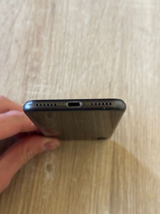 Iphone 8 64 GB BH 76%