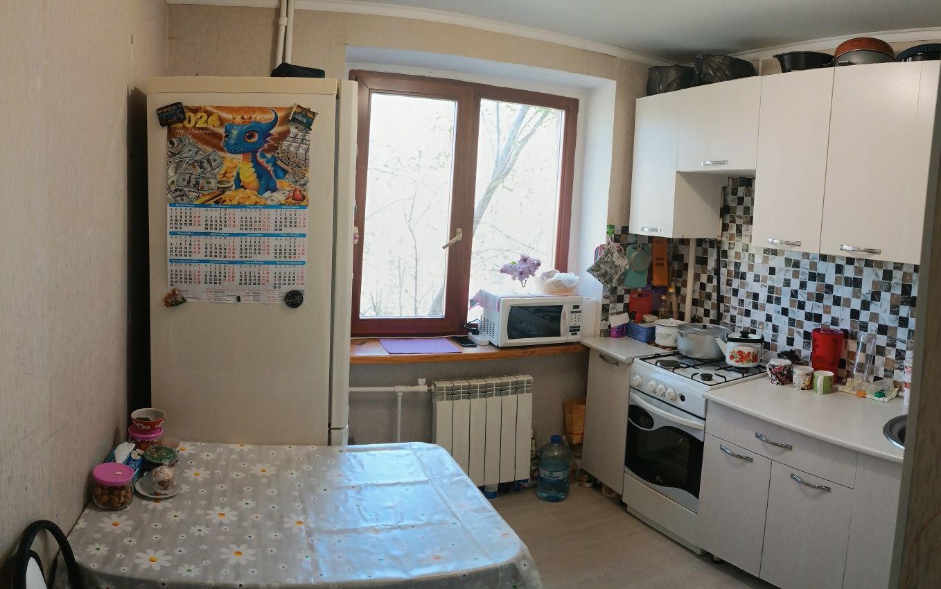 Продам 3-х комнатную квартиру. Район молодежный