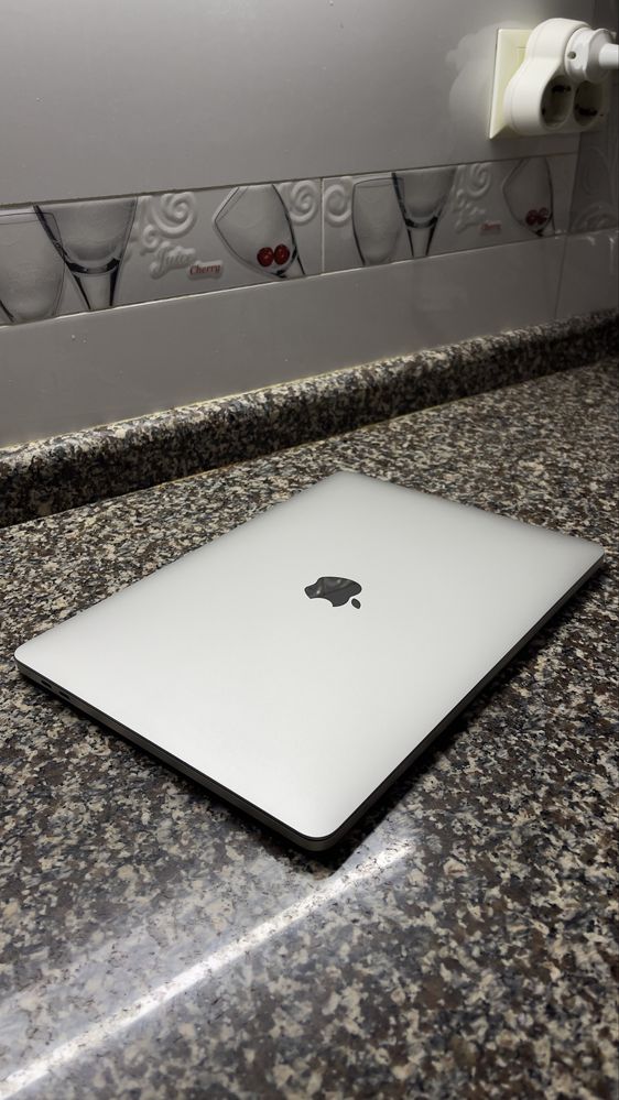 Macbook pro 2T     13inch