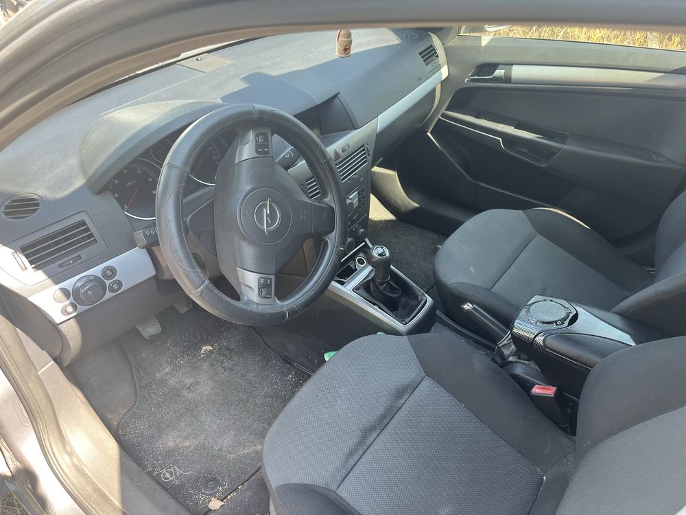 Opel Astra H на части