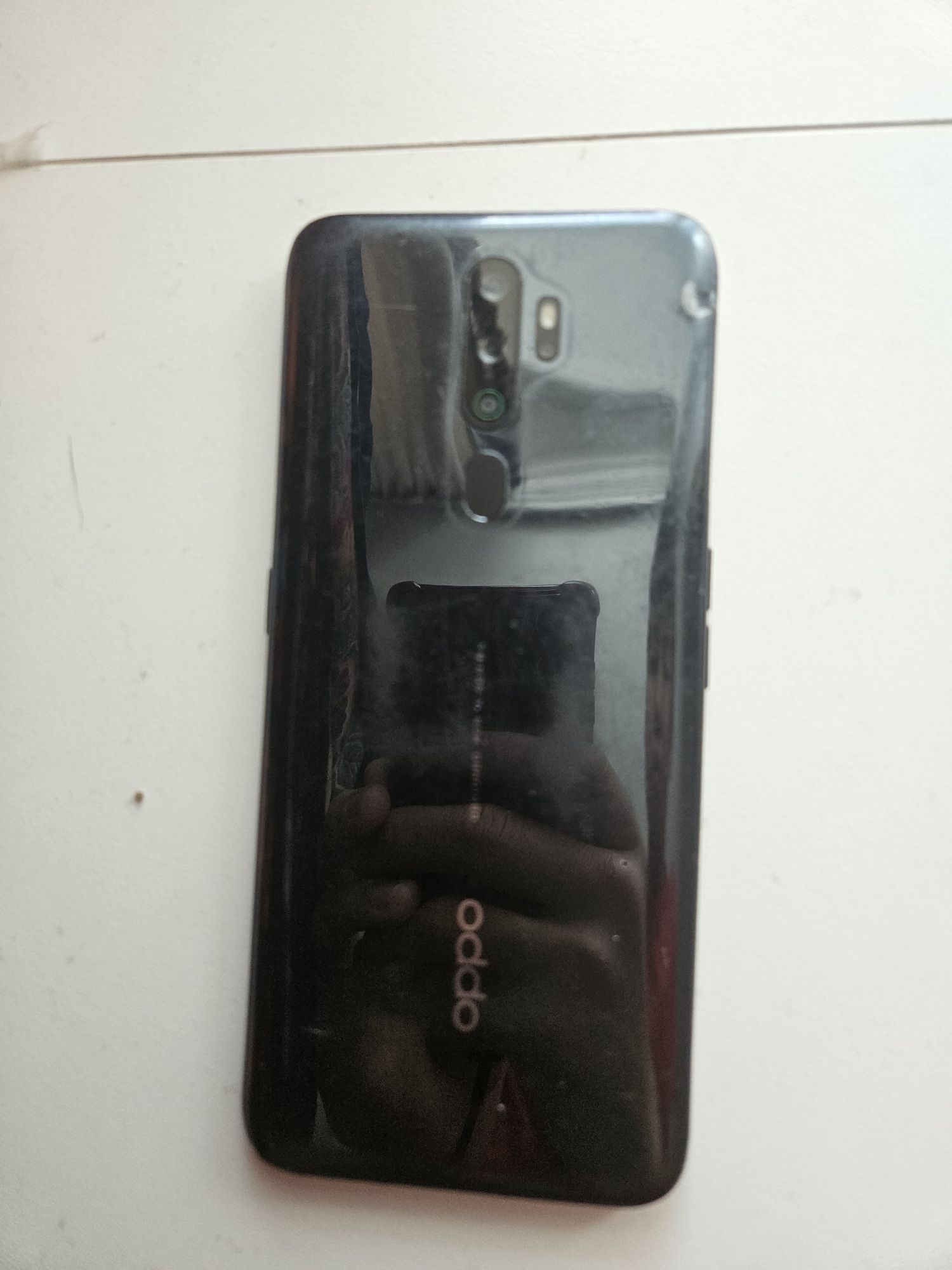 Продаю сломенный oppo a5 2020