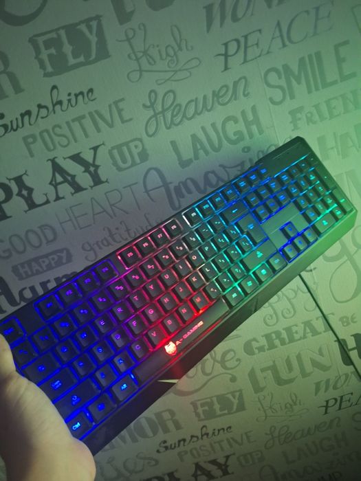 Tastatura RGB cu leduri