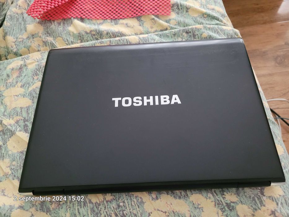 Vând Laptop Toshiba 14 Inch