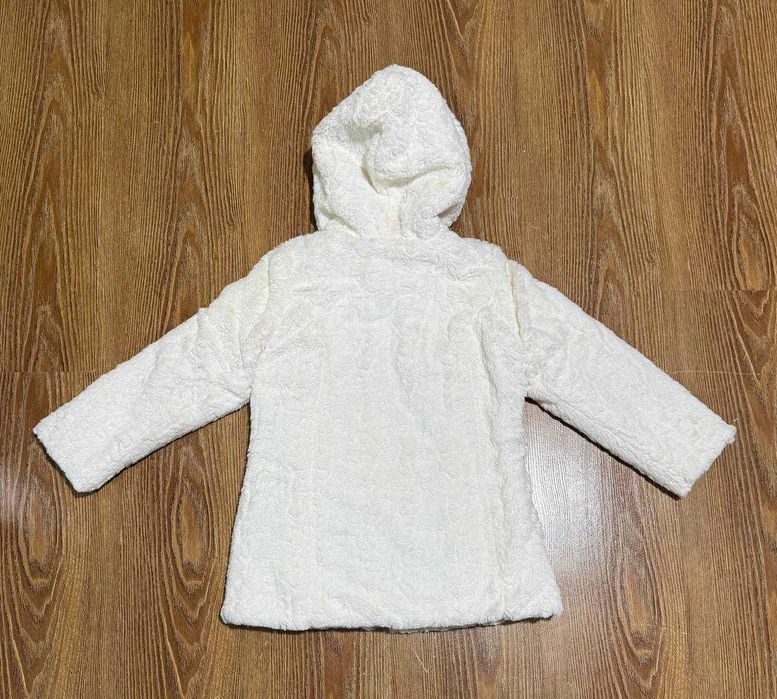 Детская шуба белая на 5-7 лет