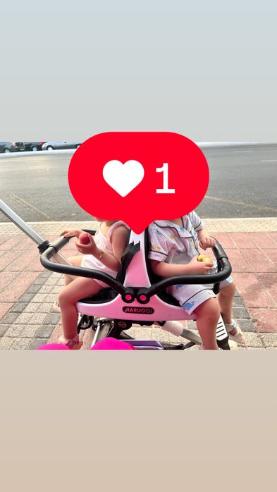 Продам коляску для двойняшек , близняшек