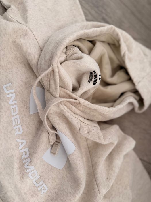 Дамски суитчер UnderArmour