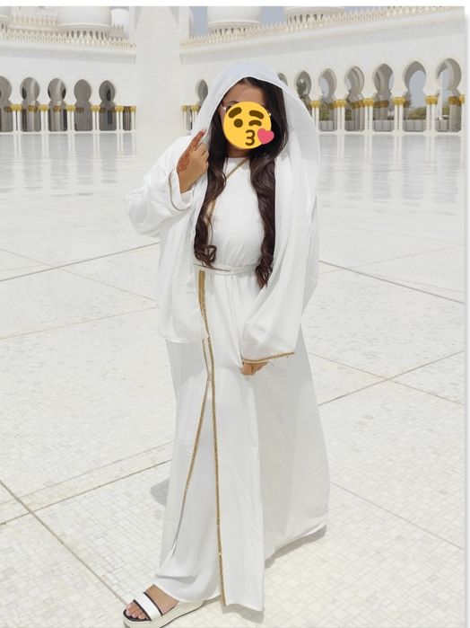 Дамска и мъжка абая - арабски дрехи от Дубай