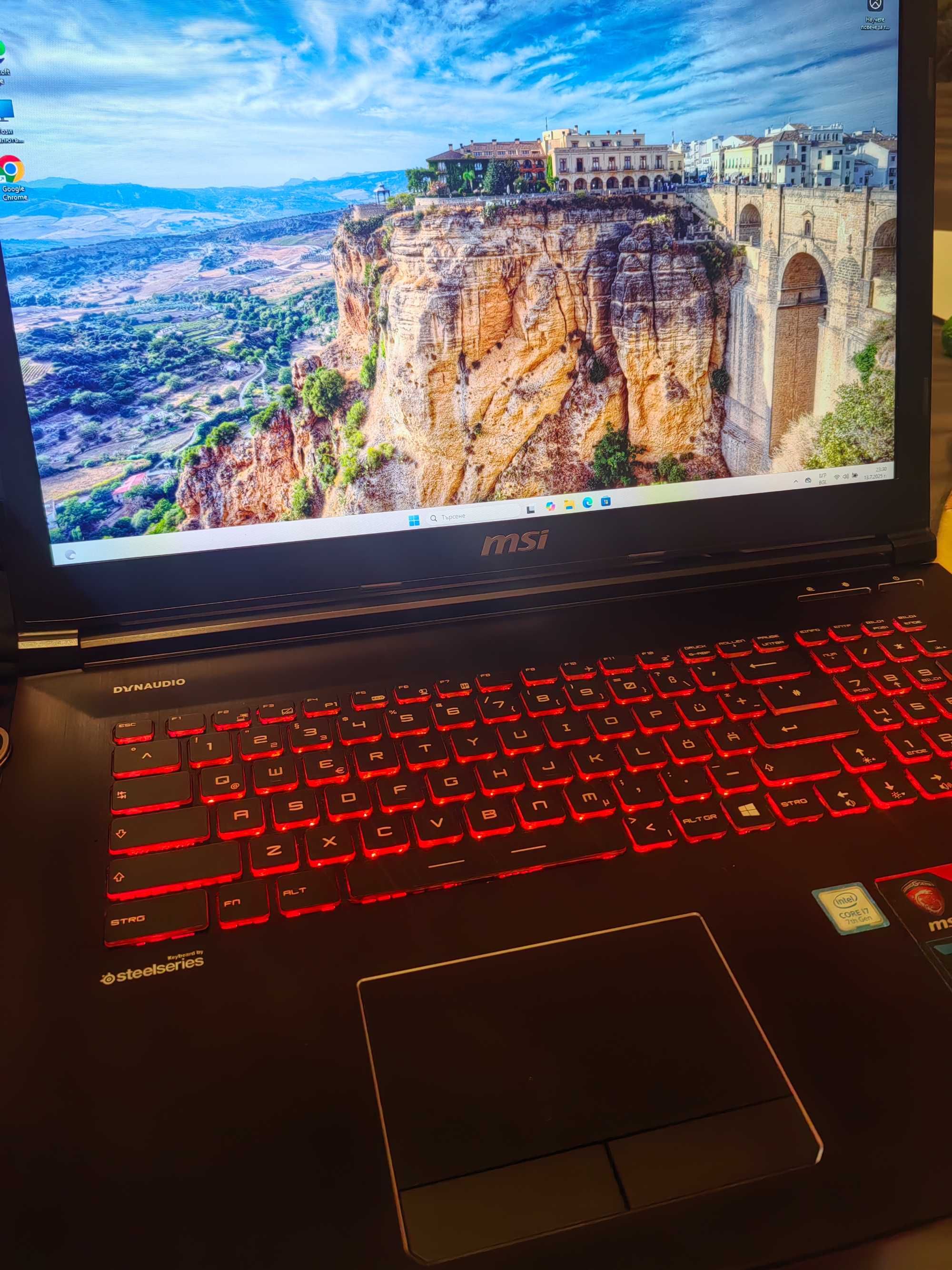 Геймърски лаптоп MSI 17инча i7/16рам/4gb видео