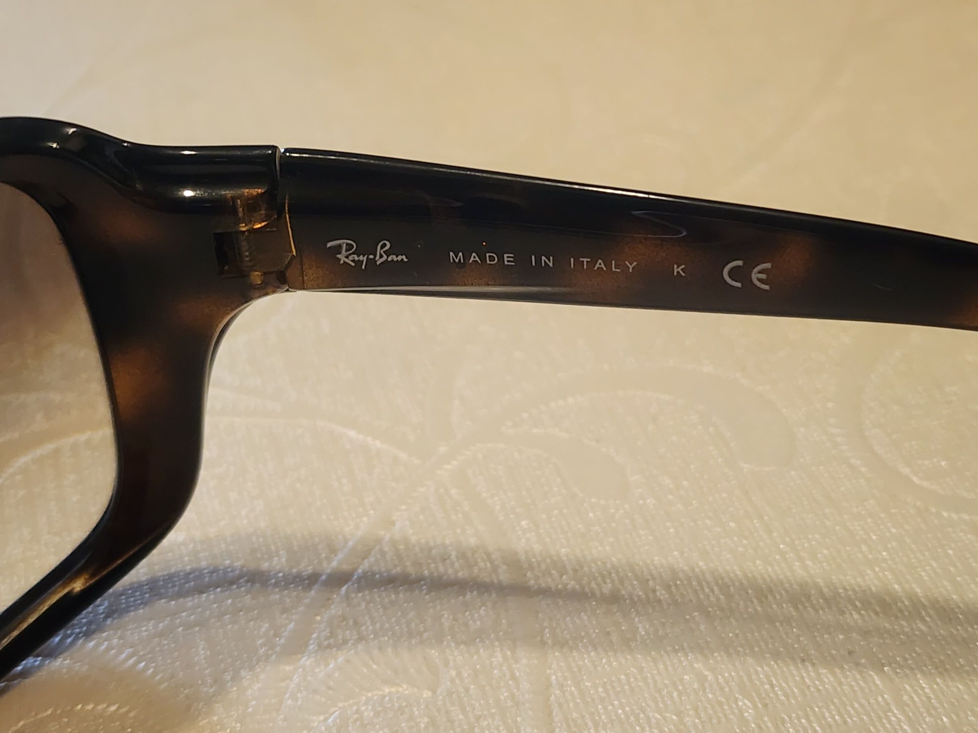 Rayban Wayfarer..